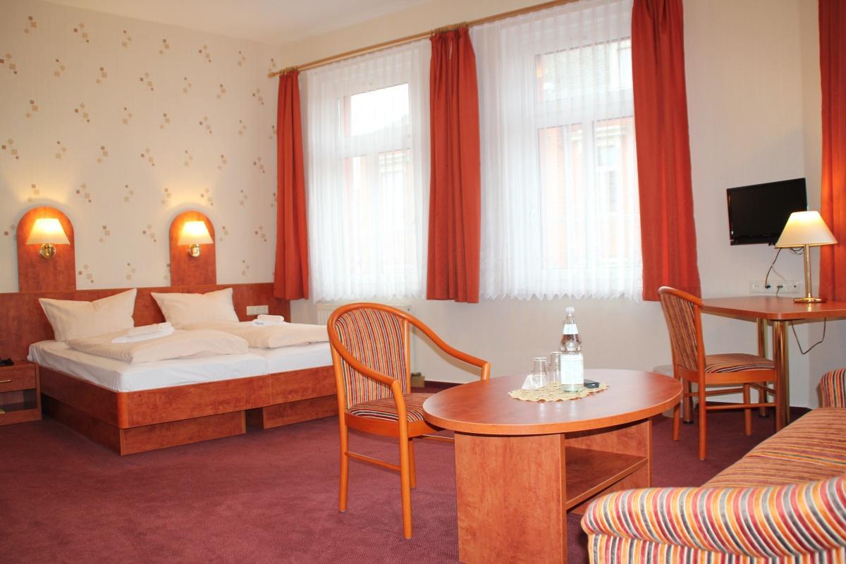 Hotel Thueringer Hof Рудольштадт Экстерьер фото