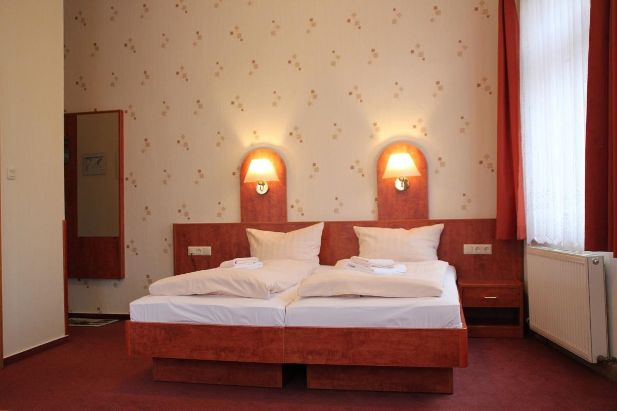 Hotel Thueringer Hof Рудольштадт Экстерьер фото