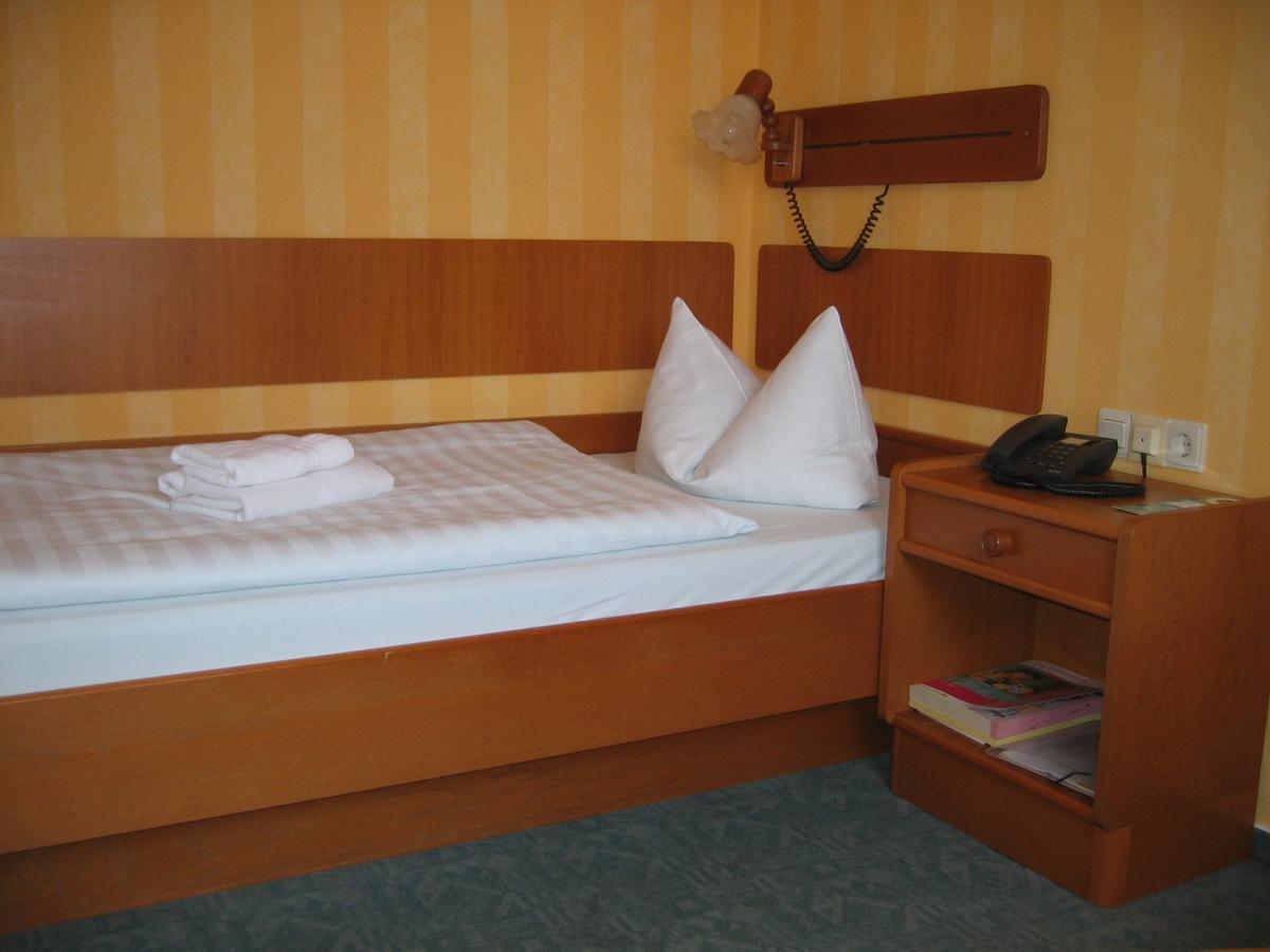 Hotel Thueringer Hof Рудольштадт Экстерьер фото