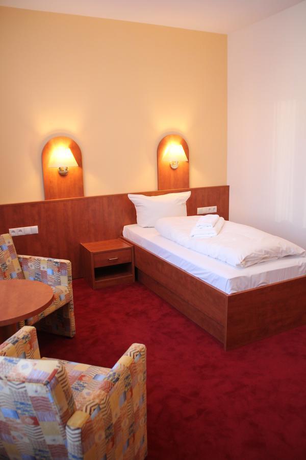 Hotel Thueringer Hof Рудольштадт Экстерьер фото